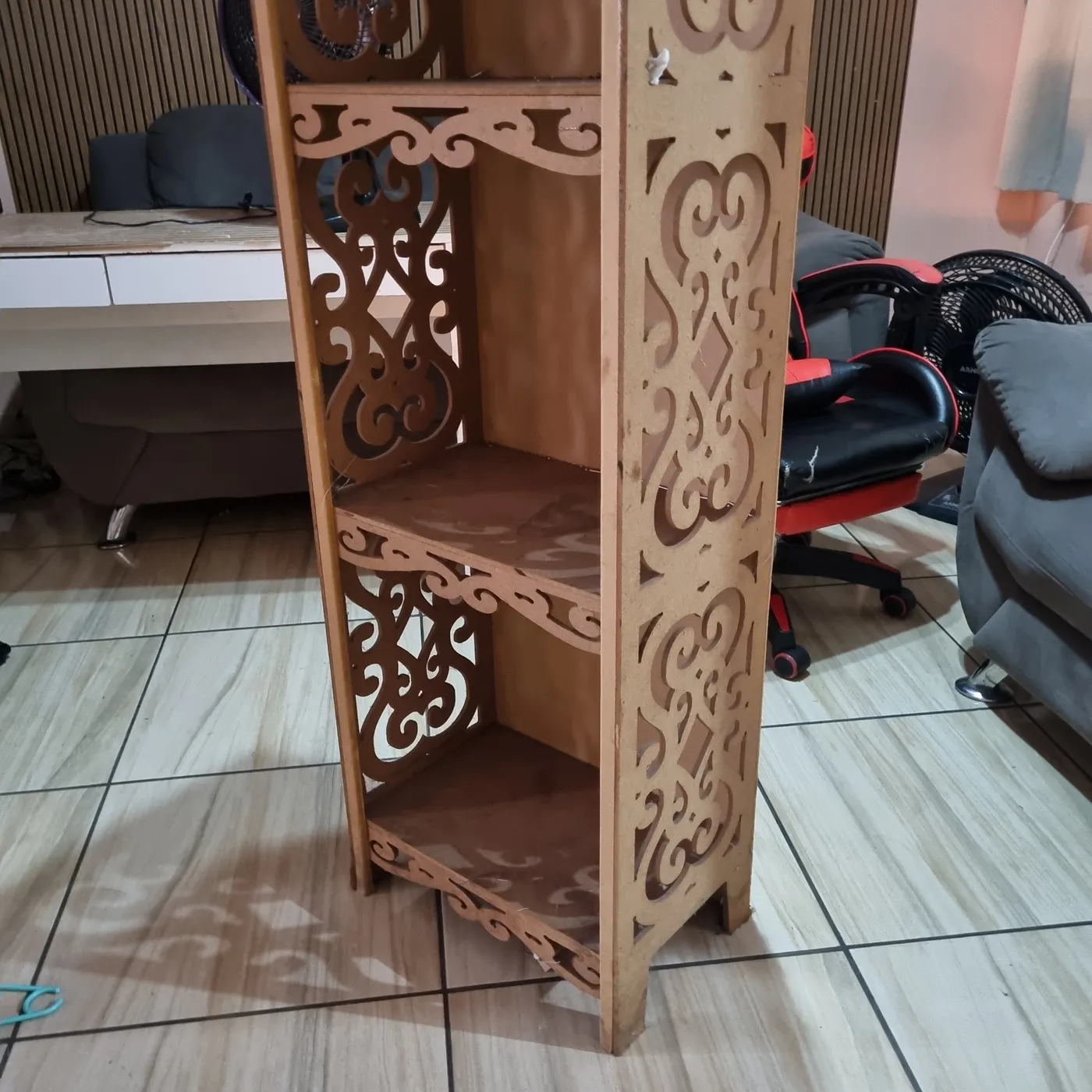Estante Decorativa MDF 4 Prateleiras Vazadas - foto 4